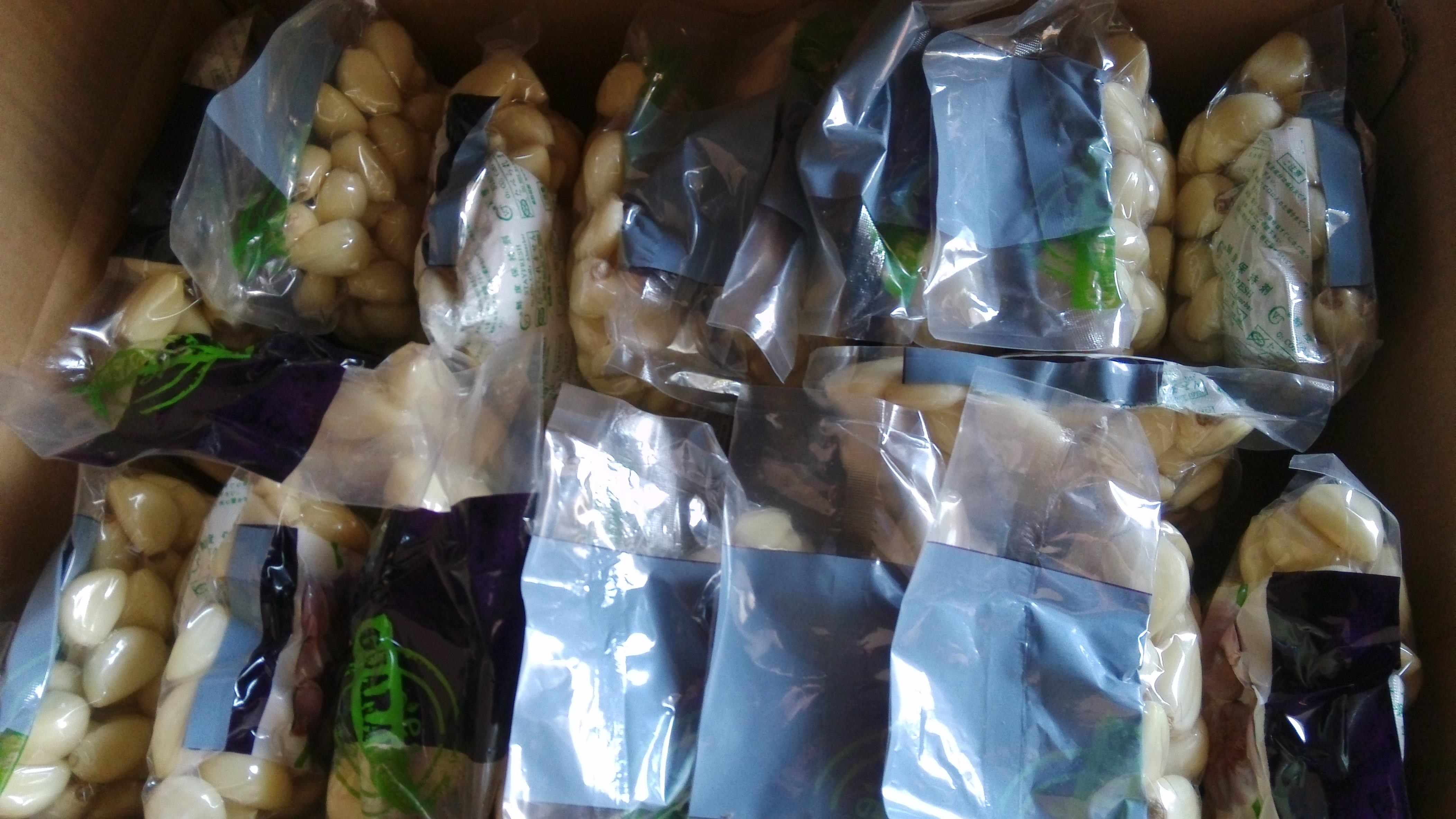 PEELED GARLIC